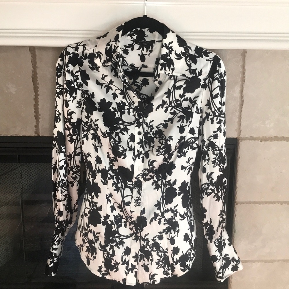 Fitted silk Bebe blouse